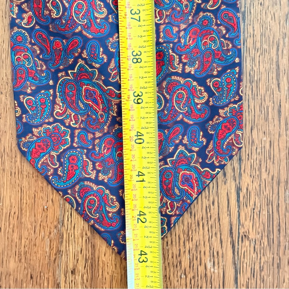 Ascot Navy Silk Paisley Savoy Taylors Guild London 5.5” x 43” - Picture 6 of 8